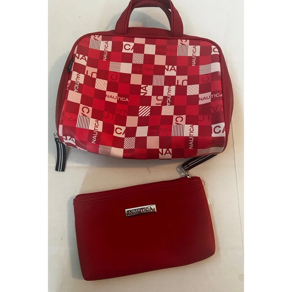Nautica travel make-up bags. Red and white, zippers, good condition ,‎